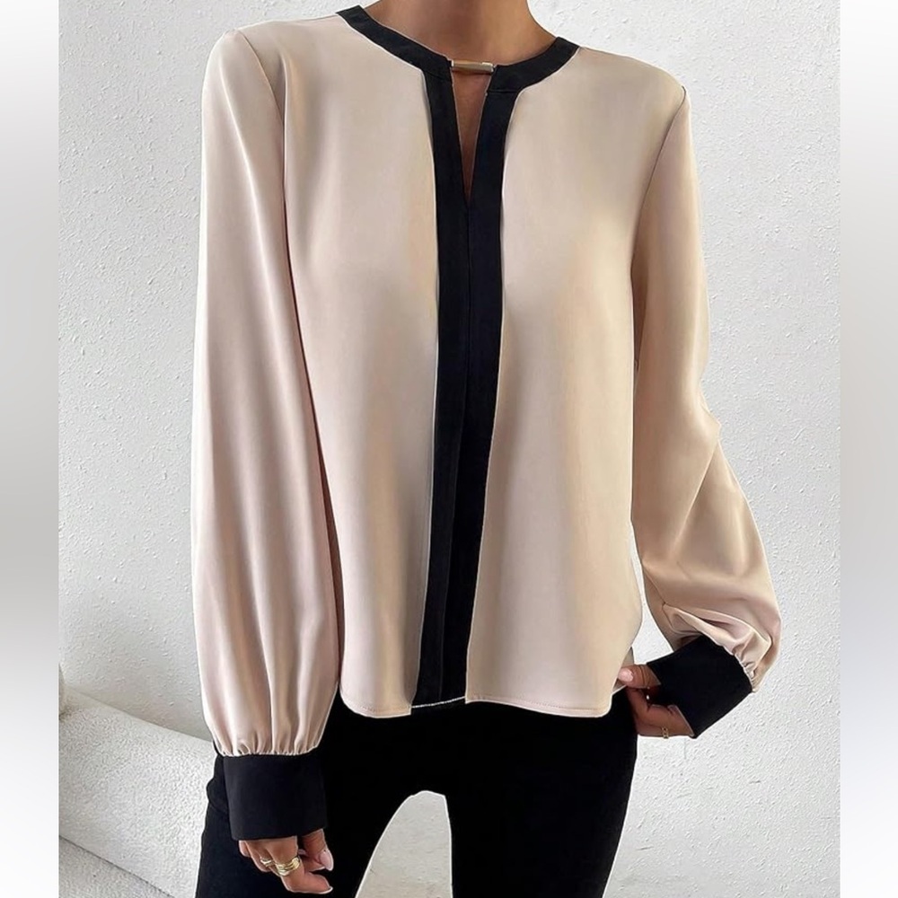 Women's Cream Contrast-Trim Blouse